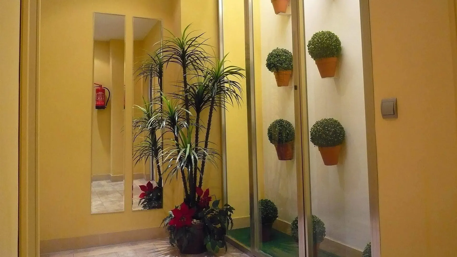 Apartamentos Suites Oficentro Malaga 0*,