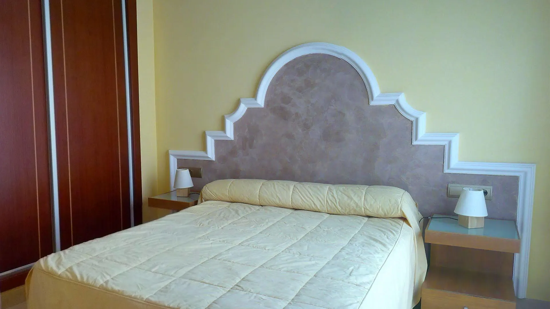 Apartamentos Suites Oficentro Malaga Spain